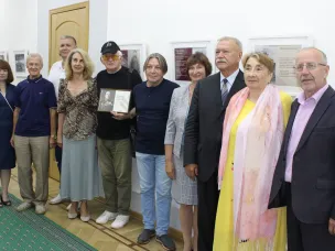 В областном Законодательном собрании открыта фотовыставка, посвященная маршалу Голованову