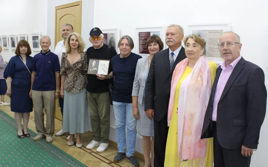 В областном Законодательном собрании открыта фотовыставка, посвященная маршалу Голованову