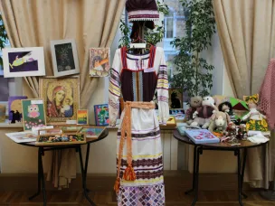 В областном Доме ветеранов начала работу выставка творческих работ «Творчество во имя жизни»