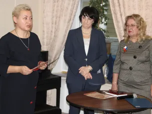 «Эстафета женской доблести» в Доме ветеранов завершилась мероприятием, посвященным подвигу женщин-медиков в годы войны