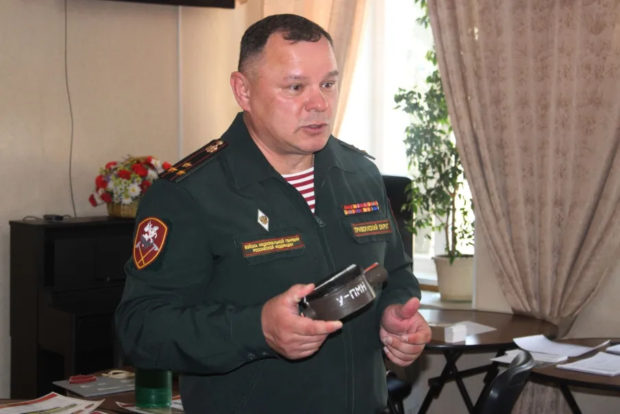 «Урок мужества в Доме ветеранов» провел полковник Александр Семенов