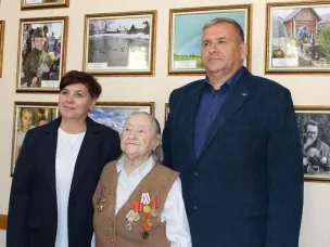 В областном Доме ветеранов состоялось открытие областного фотоконкурса "Мир глазами ветерана - 2024"