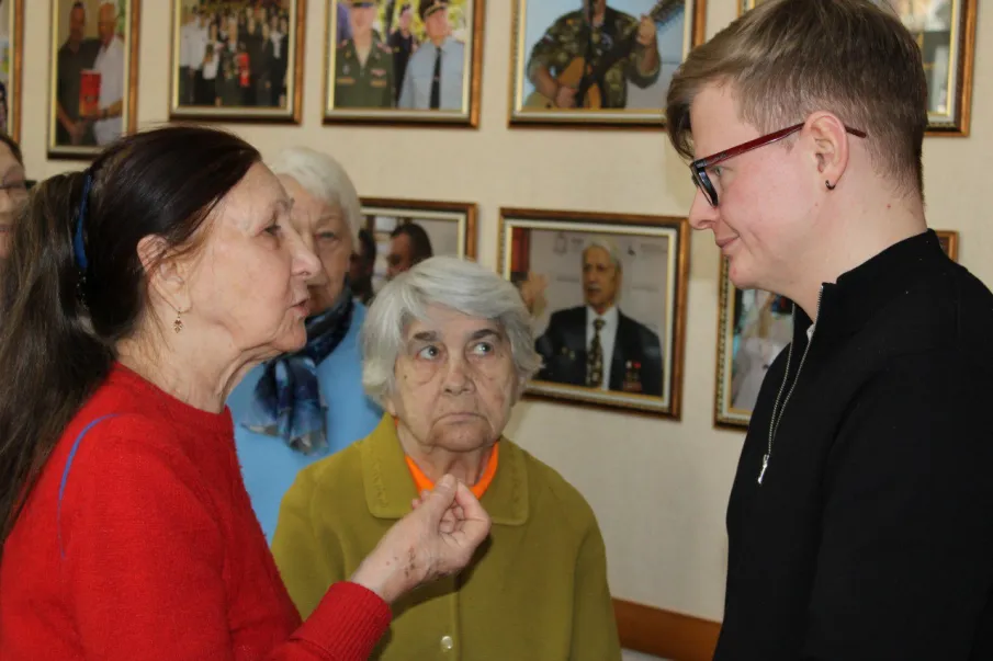 Химик Евгений Буланов провел лекцию в клубе «Активное долголетие»