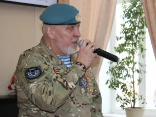 «Урок мужества в Доме ветеранов» провел ветеран боевых действий Алексей Трофимов