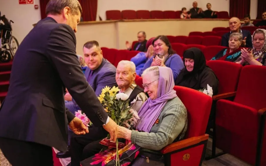 Продолжается чествование ветеранов блокады