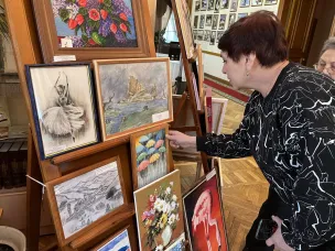 Открыта выставка "Творчество во имя жизни"
