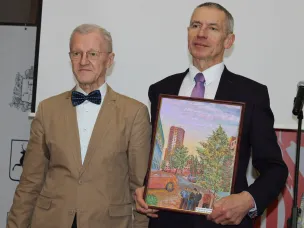 В «Ветеранской гостиной» прошла творческая  встреча с художником Александром Демидовичем и поэтом Сергеем Гириным