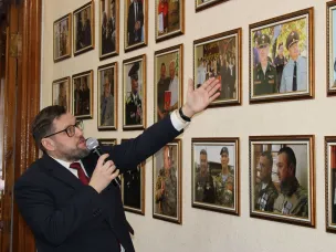 Фотовыставка Максима Аршинова, посвященная ветеранскому движению, открылась в областном Доме ветеранов