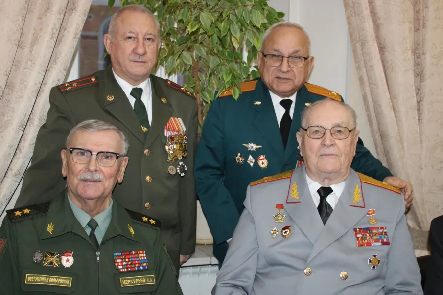 В Доме ветеранов состоялось торжественное мероприятие, приуроченное к Году Защитника Отечества и  Дню Героев Отечества