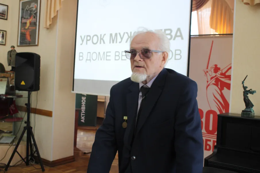 Житель блокадного Ленинграда Виктор Голиков провел  «Урок мужества в Доме ветеранов»