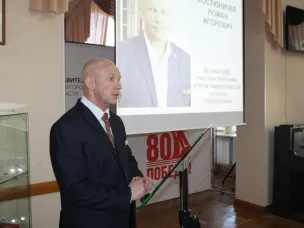 «Урок мужества в Доме ветеранов» провел ветеран СВО Роман Костюничев