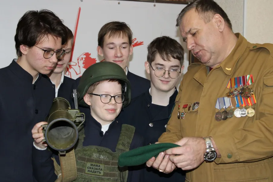 Председатель областного Совета ветеранов Андрей Захаров  открыл проект «Урок мужества в Доме ветеранов»