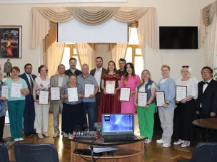 Сотрудников и партнеров Дома ветеранов наградили к Дню социального работника